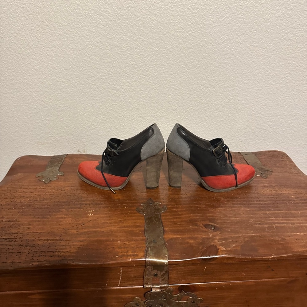 Ksubi Black/Red/Gray Color Block Memphis Heels in a size 39 or 8.5 gently used - Picture 3 of 6